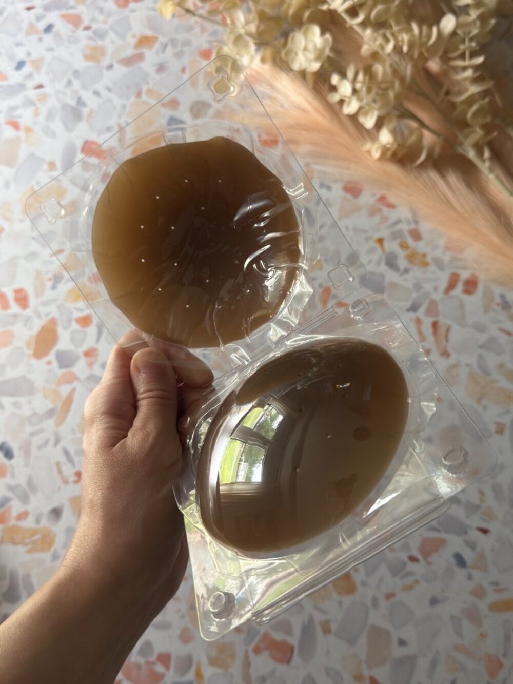 NWT | Feelingirl | Invisible Ultra-Thin Silicone Nipple Covers | Brown | M - Picture 5 of 6